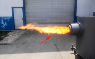 山西客戶來廠驗(yàn)收設(shè)備，生物質(zhì)燃燒機(jī)一次性點(diǎn)火成功。