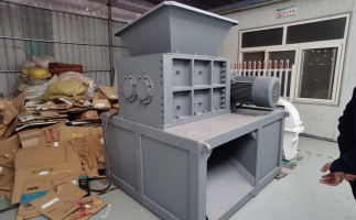 撕碎機(jī)撕碎硬紙殼，全程記錄！