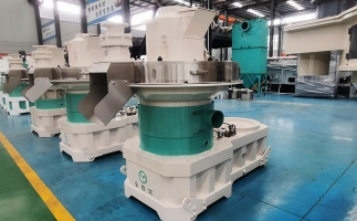 木屑顆粒機(jī)生產(chǎn)線壓制出的顆粒燃料，是現(xiàn)代化清潔燃料