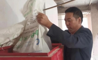 利川：木屑顆粒機(jī)生物質(zhì)顆?？痉?開啟綠色低碳致富門