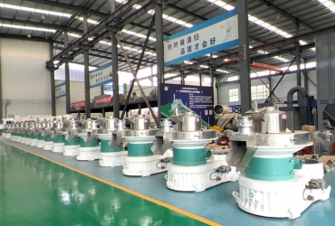 新手開(kāi)顆粒廠(chǎng)，該選小型還是大型木屑顆粒機(jī)？